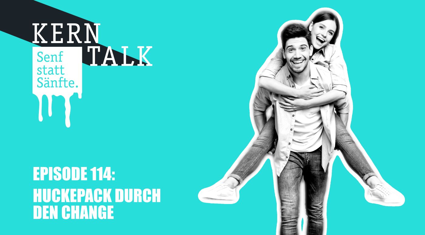 Mann trägt Frau Huckepack