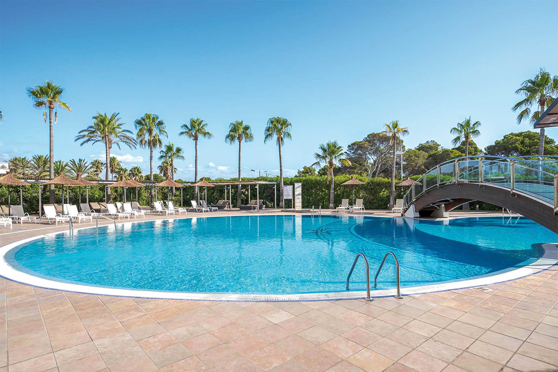 Outdoor swimming pool