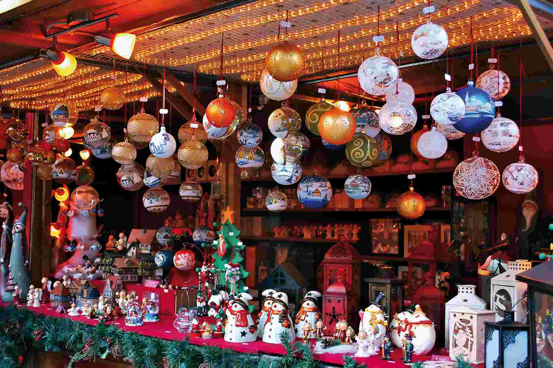 Christmas markets in vipiteno alto adige Italy. SPIN Christmas in the Italian Dolomites