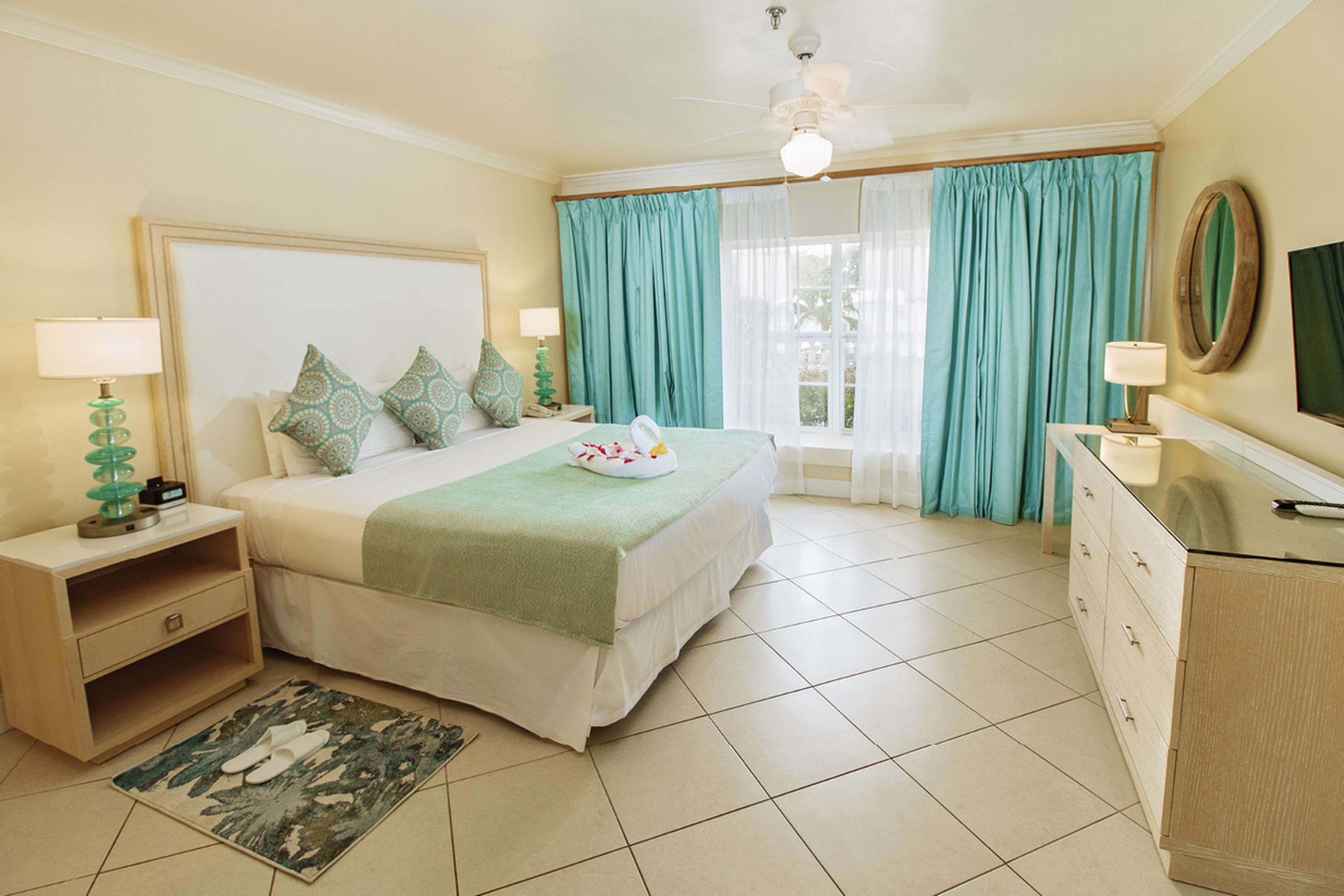 Bedroom Suite, Bay Gardens Beach Resort & Spa, St Lucia