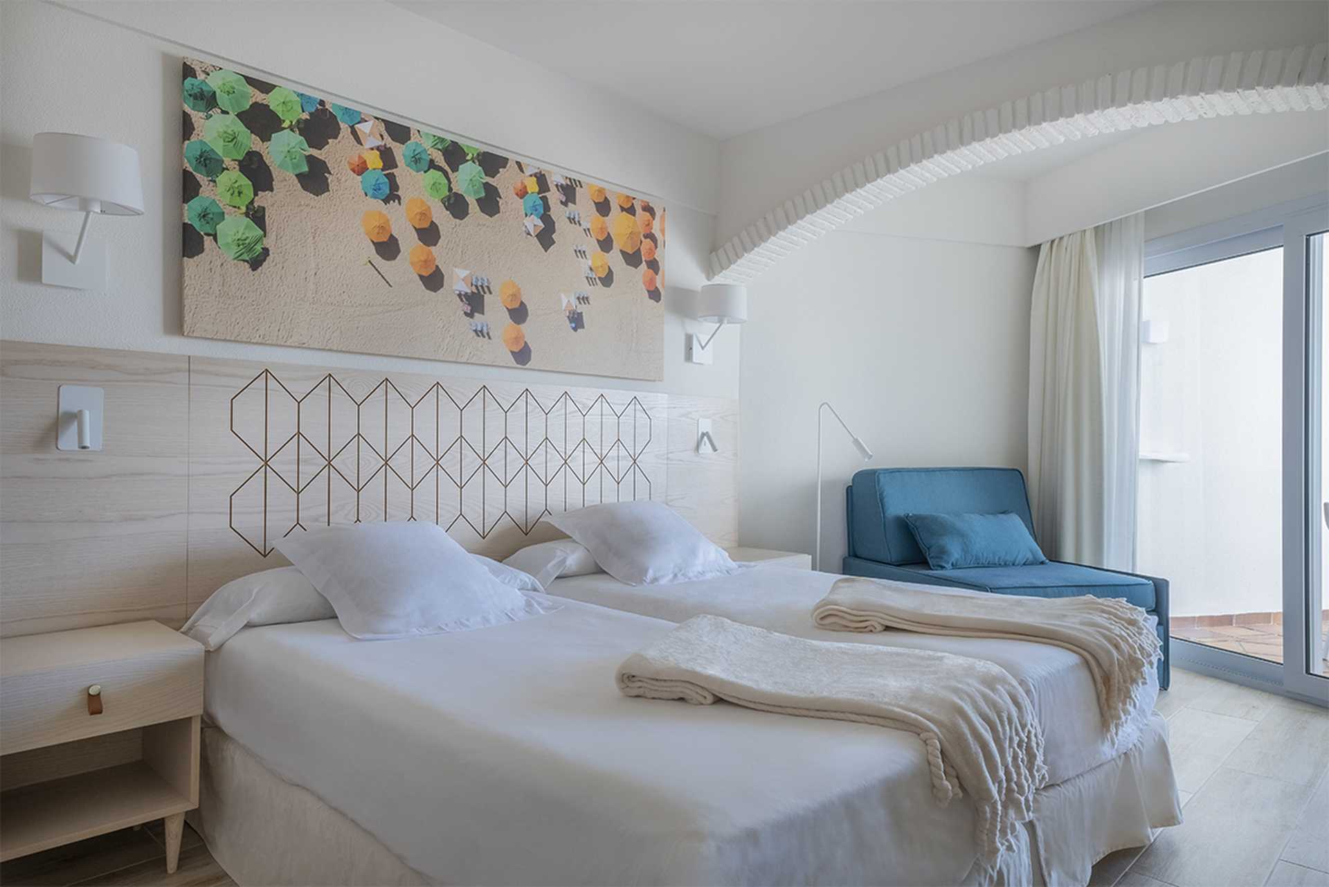 Double side-sea view room