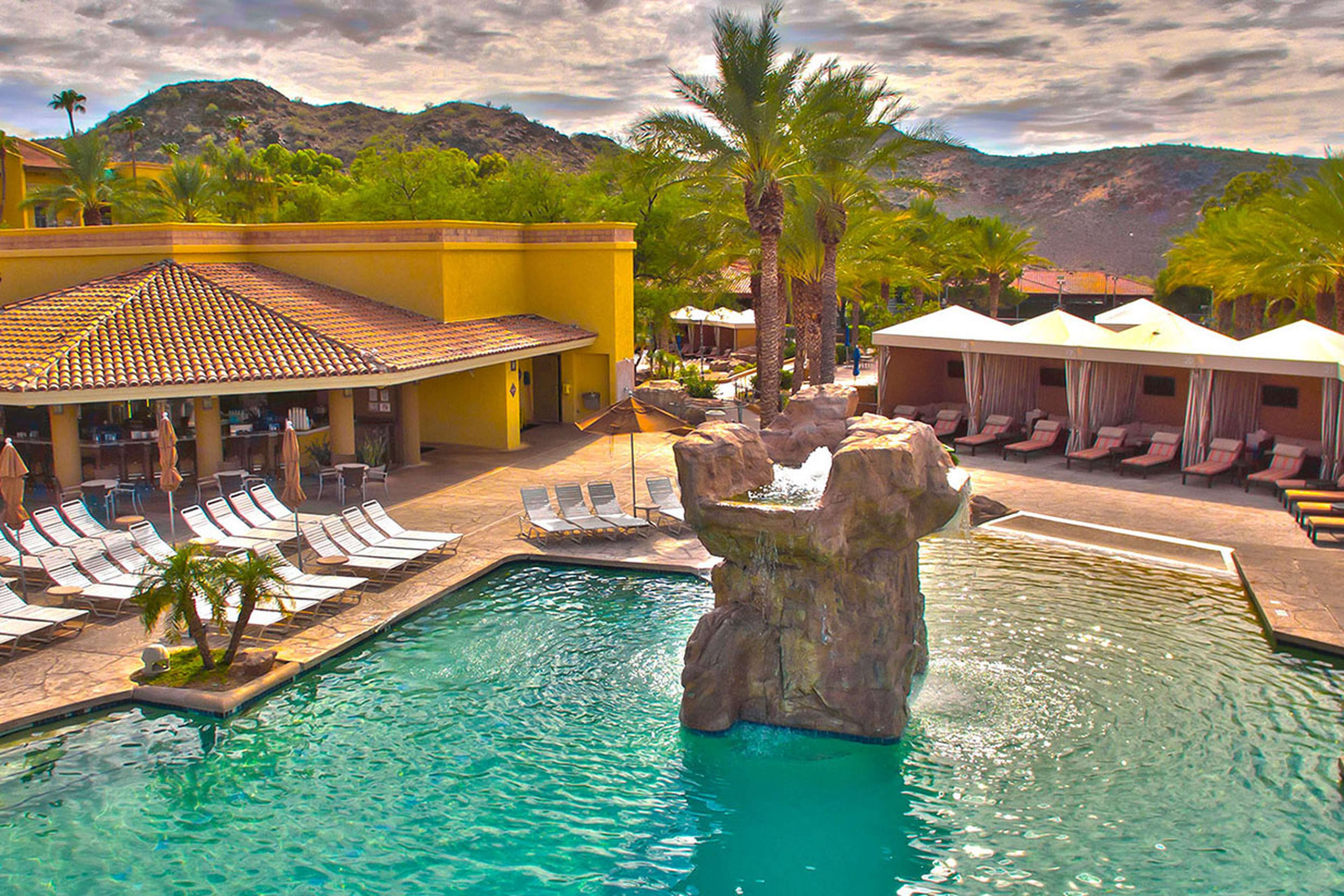 Pointe Hilton Tapatio Cliffs Resort