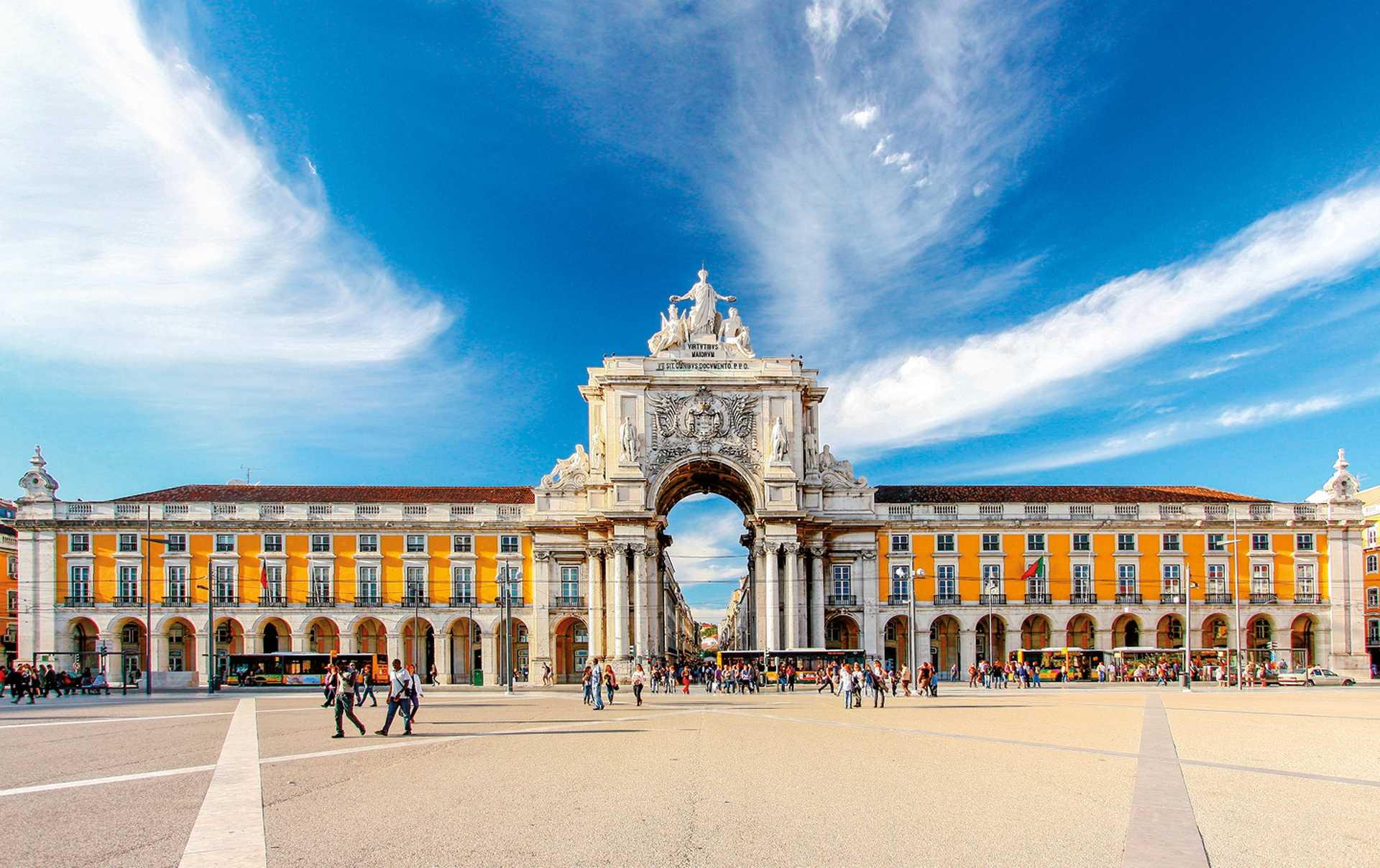 Famous arch at the Praca do Comercio, Lisbon, Portugal