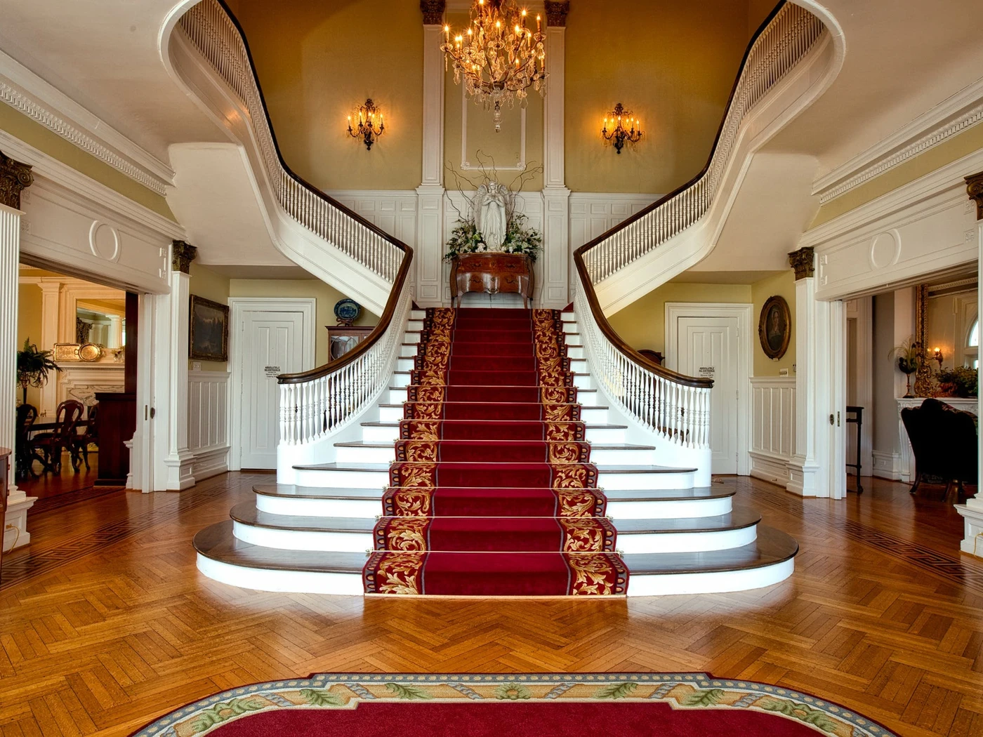 A hotel lobby. Revenue management is about selling the right room to the right person at the right time and at the right price. That's where a rate shopper comes in.