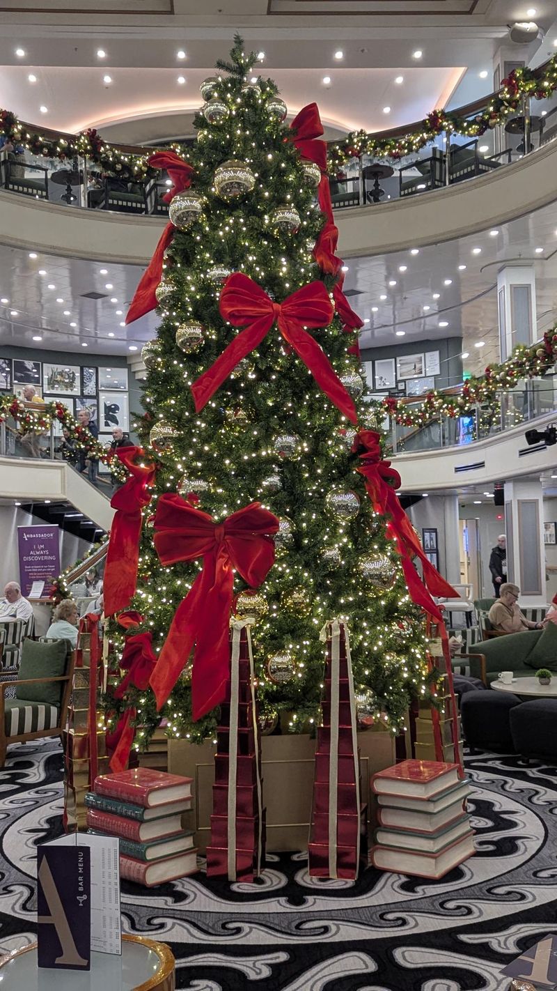 Festive Events Onboard- atmospheric, indulgent, and a little enchanting.