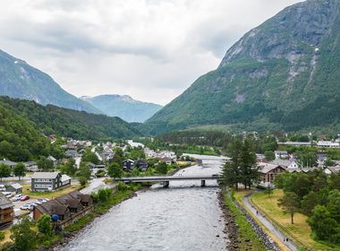 Norway's Iconic Landscapes - Waterfalls, Mountains & Glaciers thumbnail