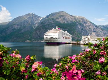 Springtime Fjords, Mountains & Glaciers thumbnail