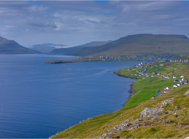 Iceland & Faroes - Whales, Waterfalls & Geysers thumbnail