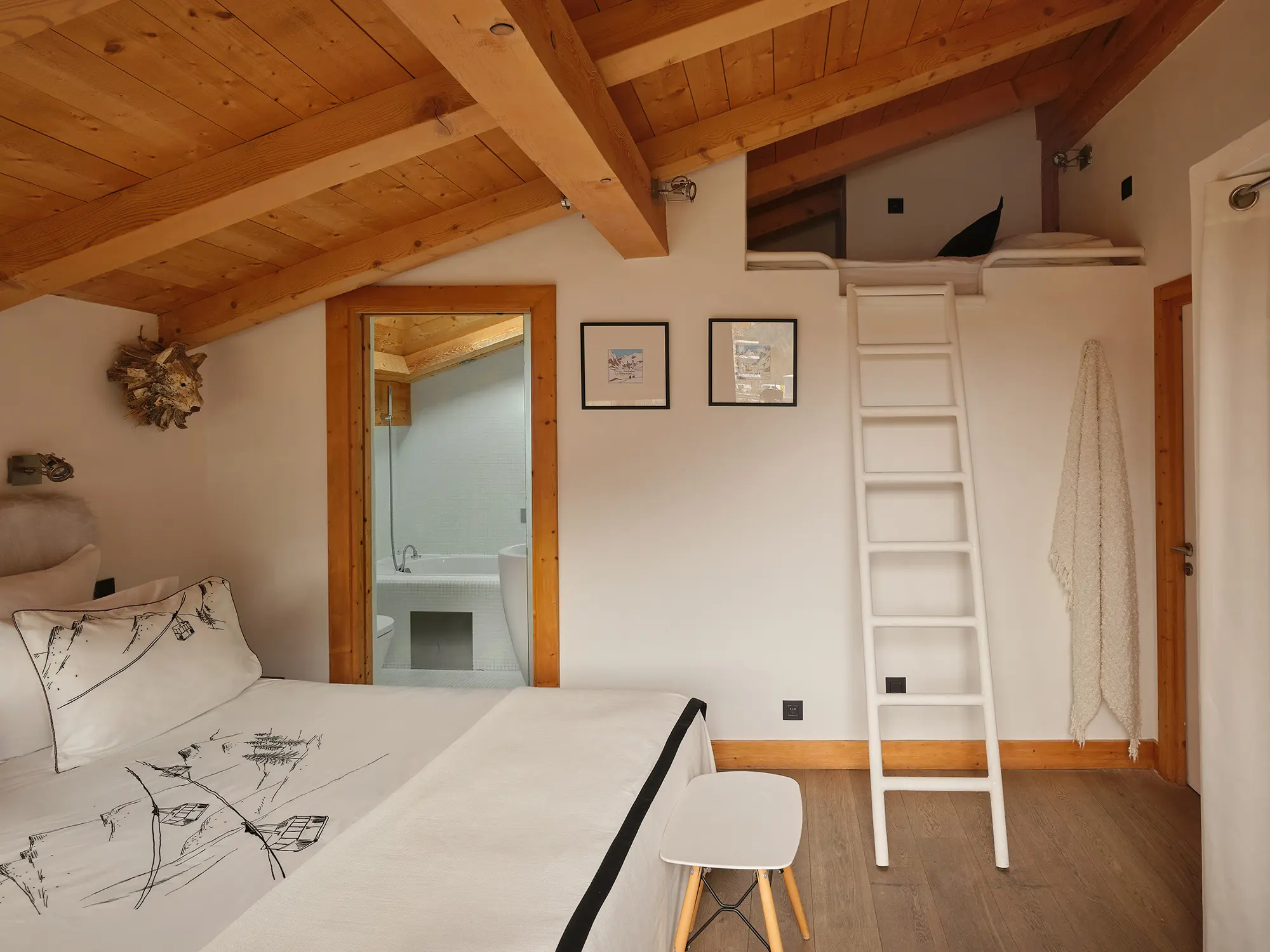 Location de Chalets Chamonix - Chalet Cristal Les Rives d'Argentière - chambre mezzanine