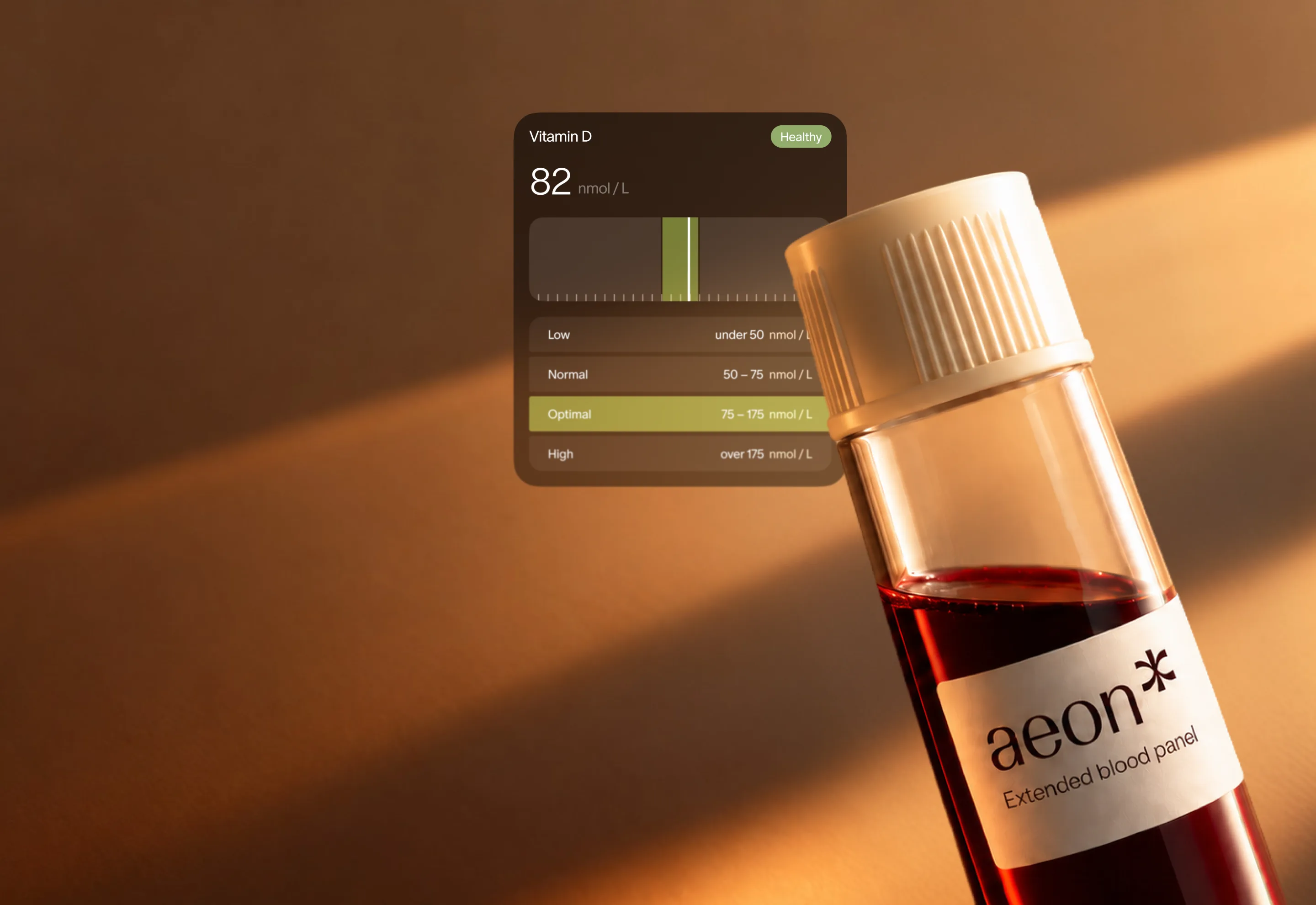 Blutprobenröhrchen mit der Aufschrift Aeon Extended blood panel, daneben ein Vitamin-D-Wert von 82 nmol / L im optimalen Bereich