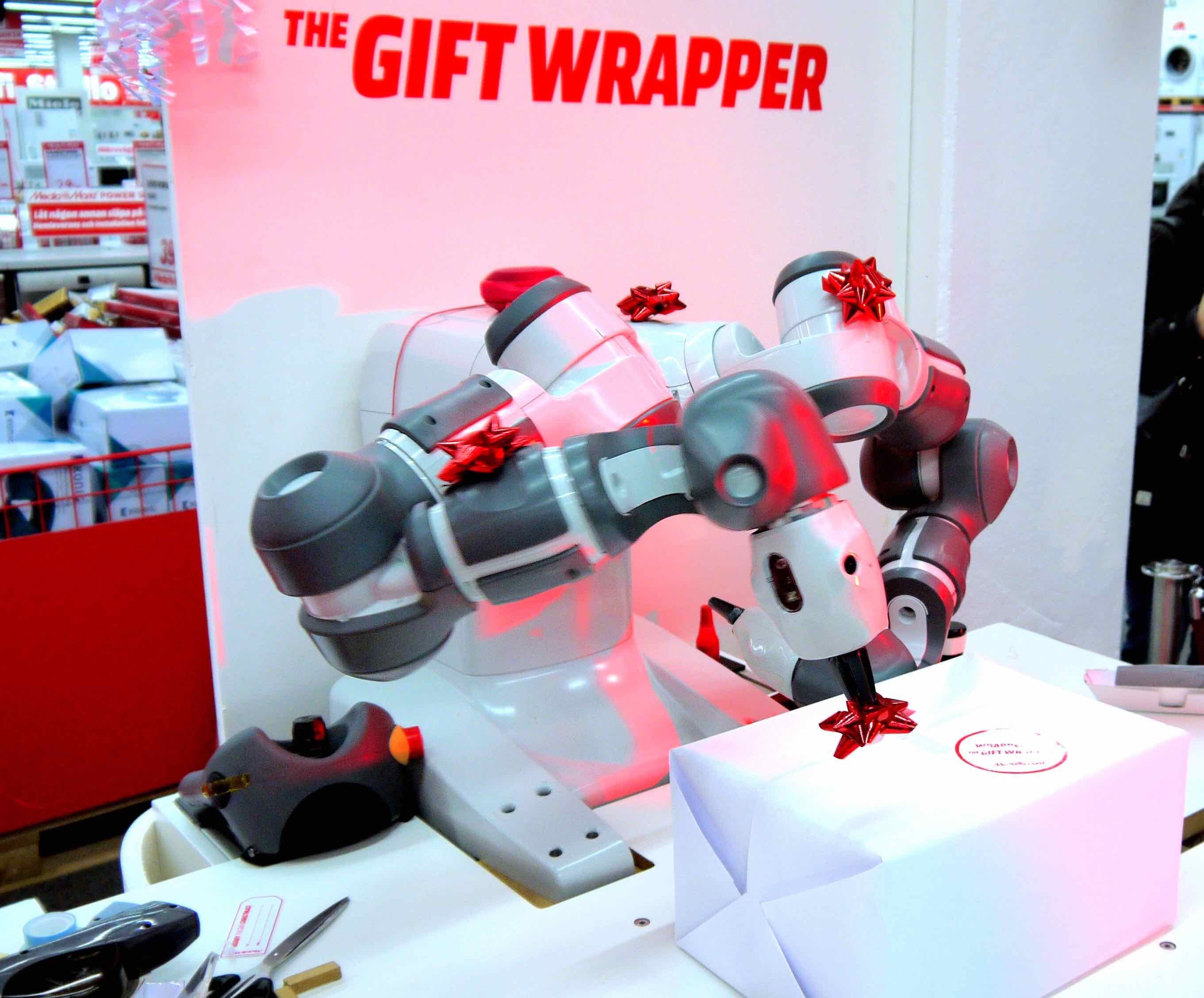 yumi Celebrating a Decade: The First YuMi Giftwrapper by Cognibotics