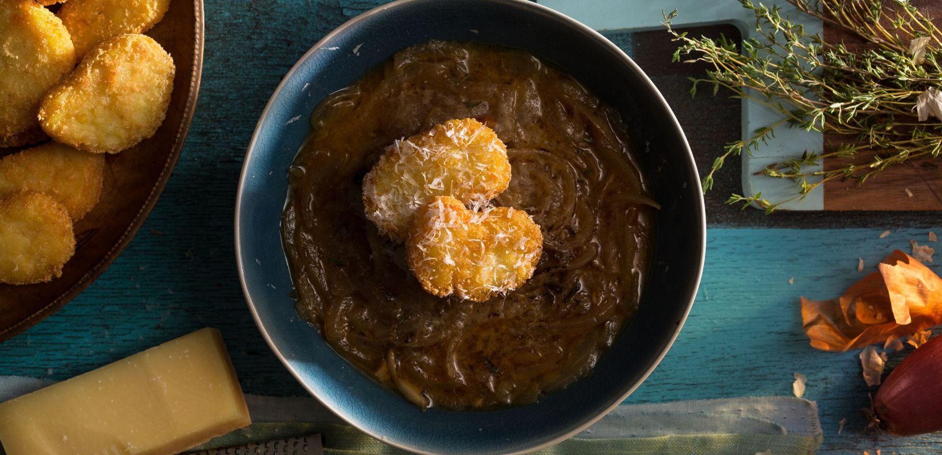 Aromatyczna zupa cebulowa z Rösties