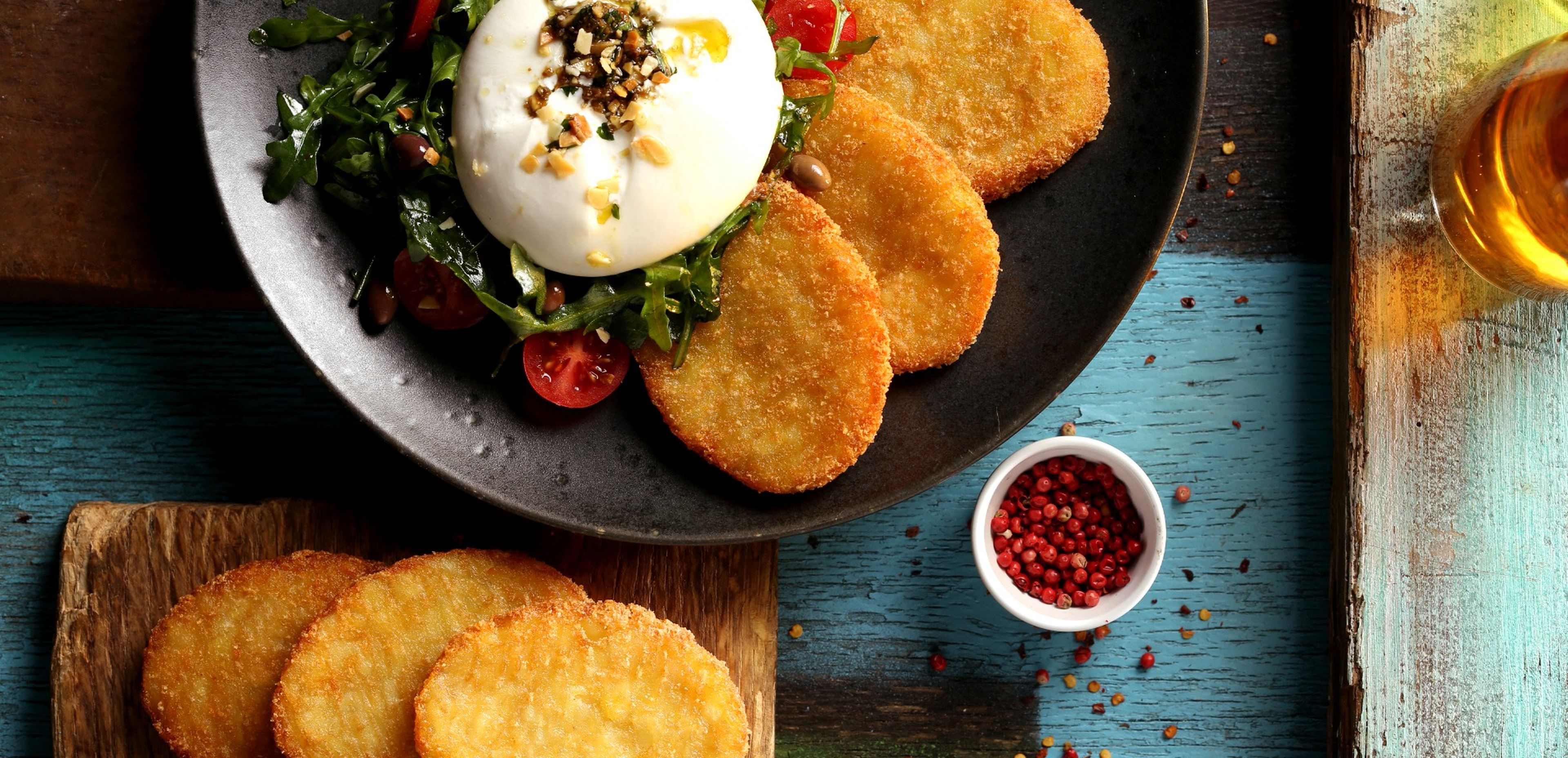 Πρωινό με Oval Hashbrowns και Burrata