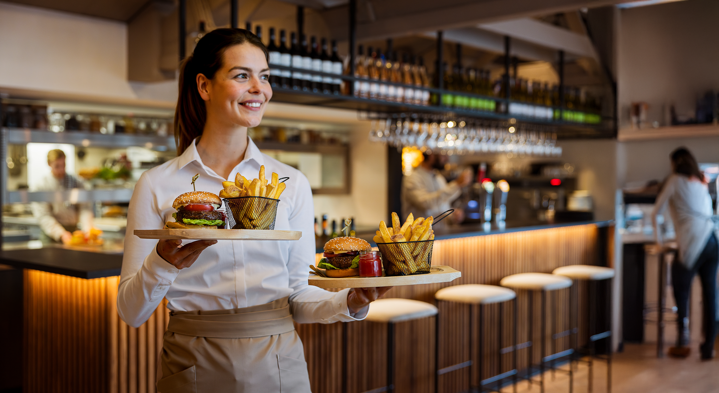 Corporate photograpy serving fries HR - extended