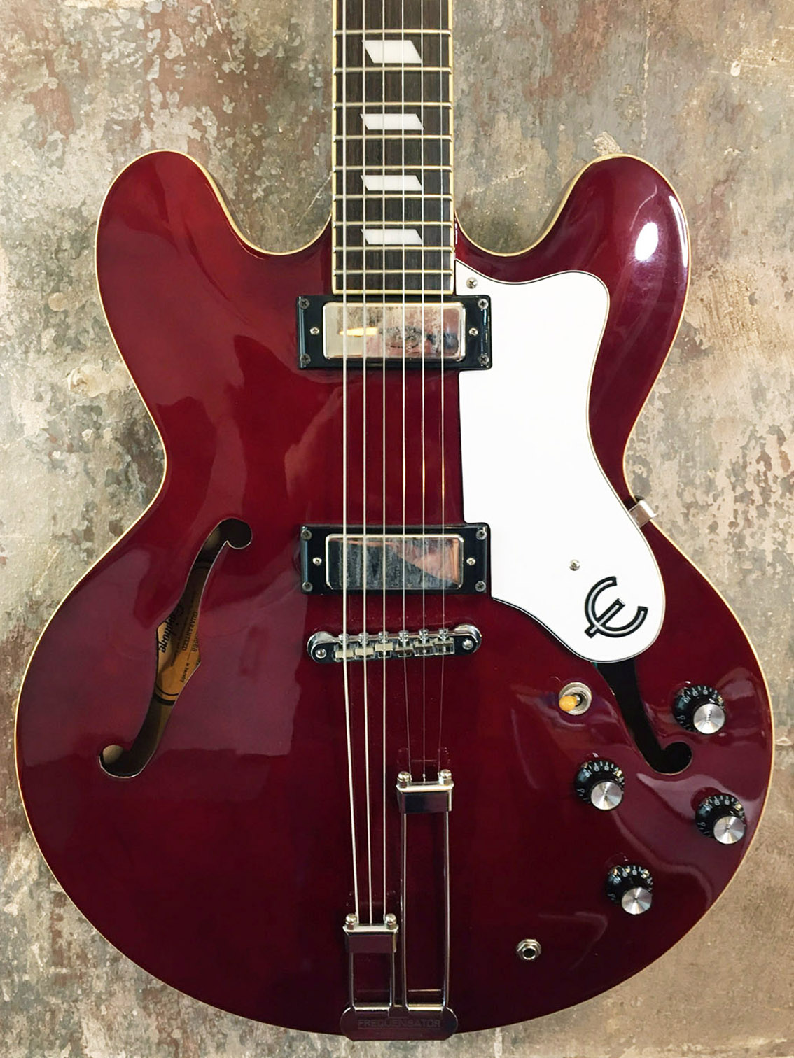 Epiphone Riviera Peerles, Gibson PUs, inkl. Case BJ 2003