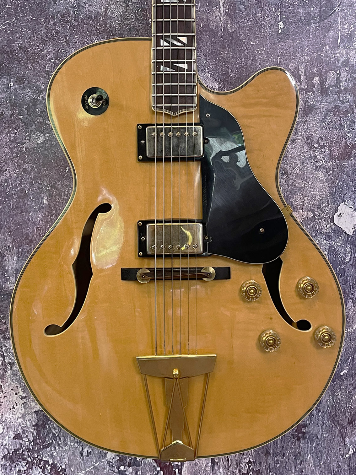 Washburn J-6 Archtop MiJ BJ 1990