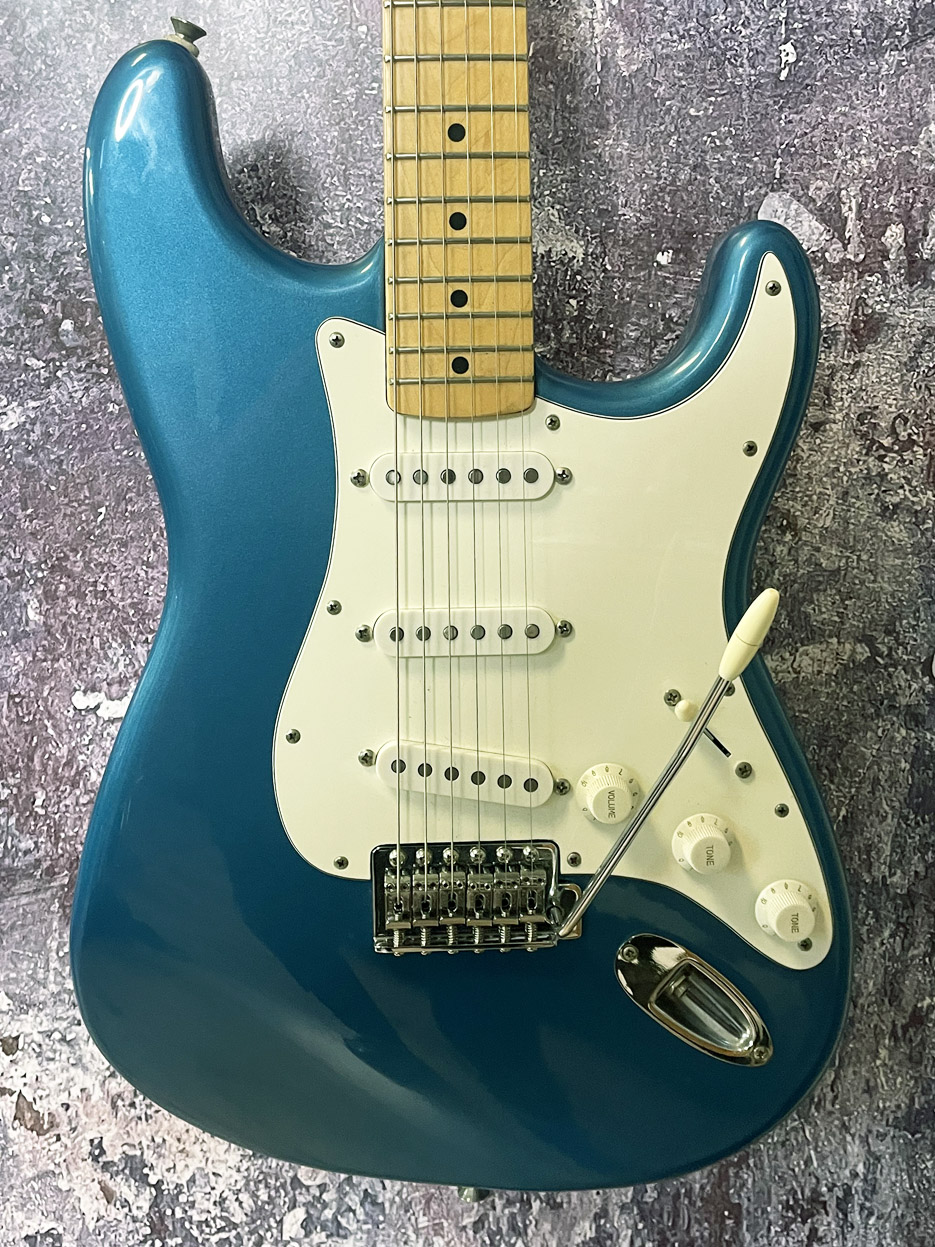 Fender Standard Stratocaster MiM Lake Placid Blue BJ 1990