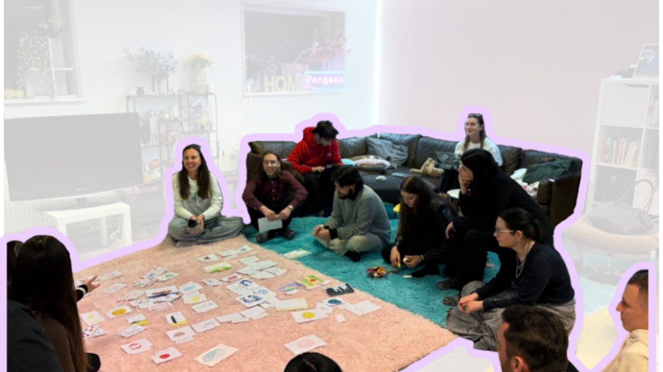 Offline Hours : The Art Gallery