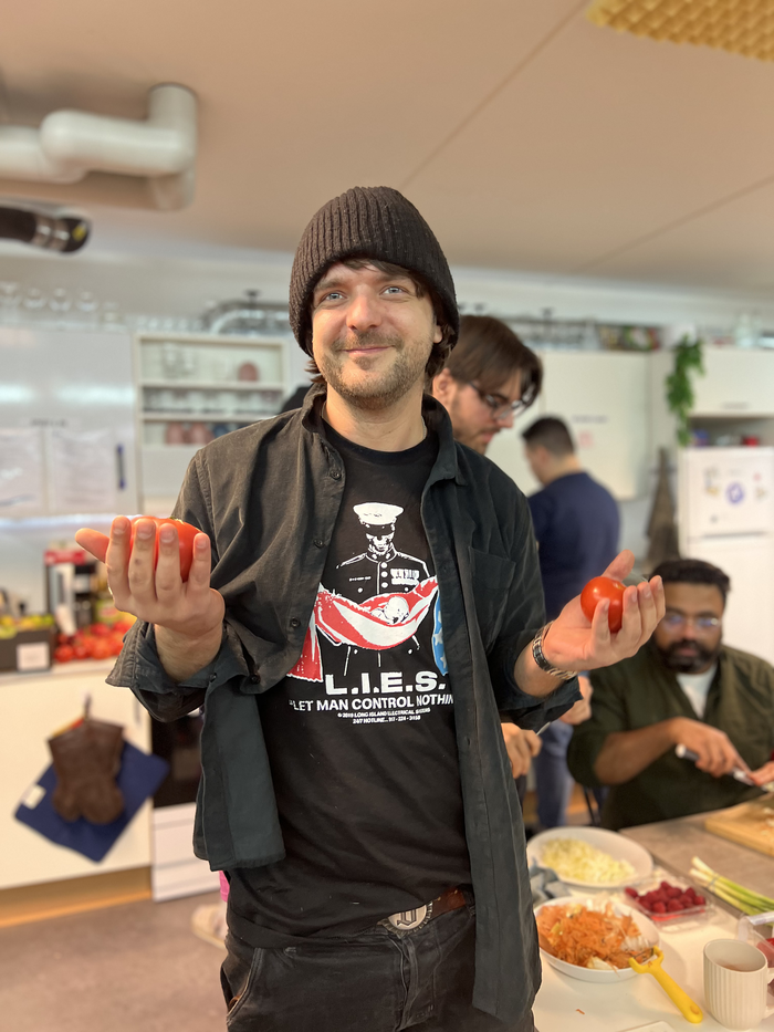 From Supermarket Surplus to Community Table