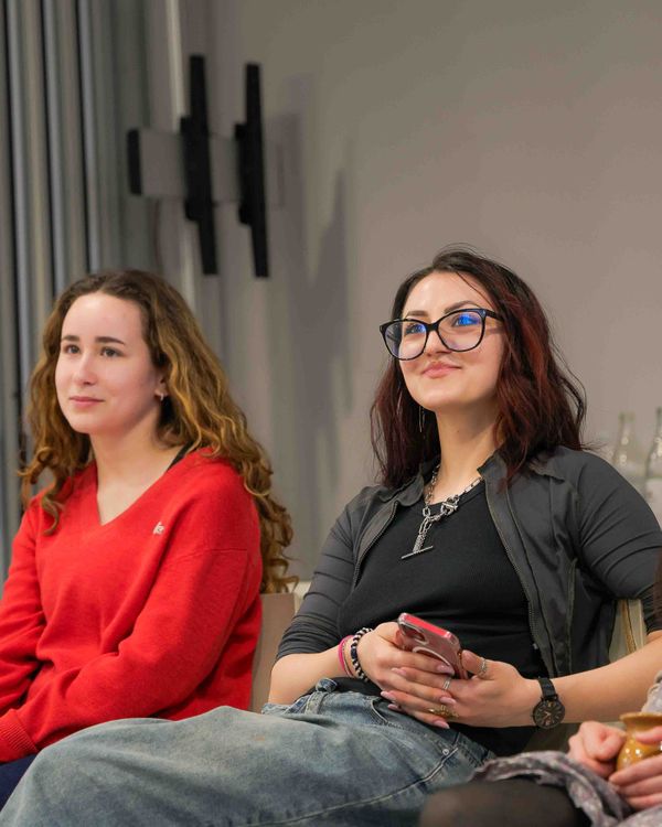 Andreea and Alexia are very focused! 