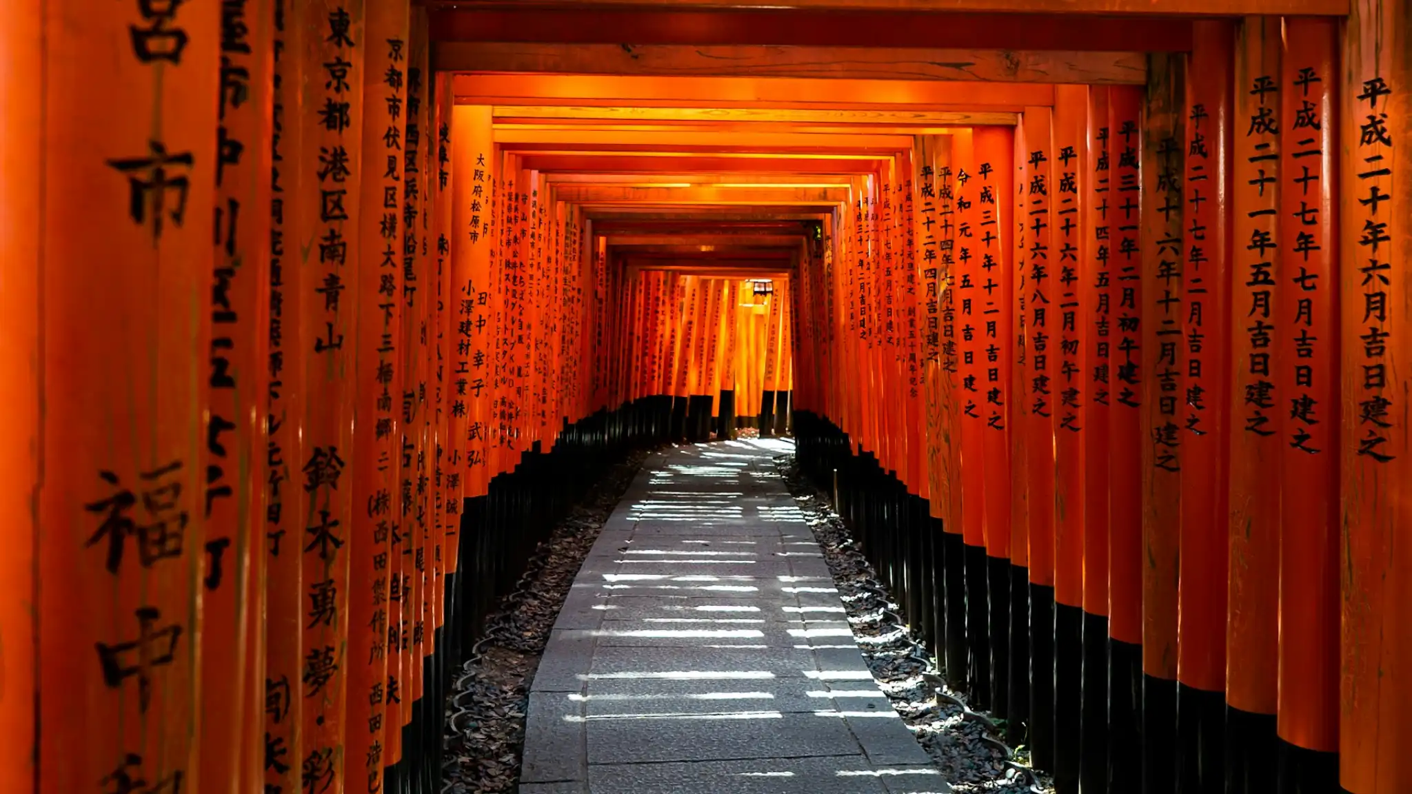 Fushimi Inari Shrine in Kyoto, Japan - use this Japan packing list to plan your journey there