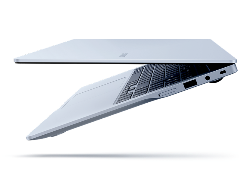 Almost closed view of the Galaxy Book5 Edge 5G laptop in Sapphire Blue color
