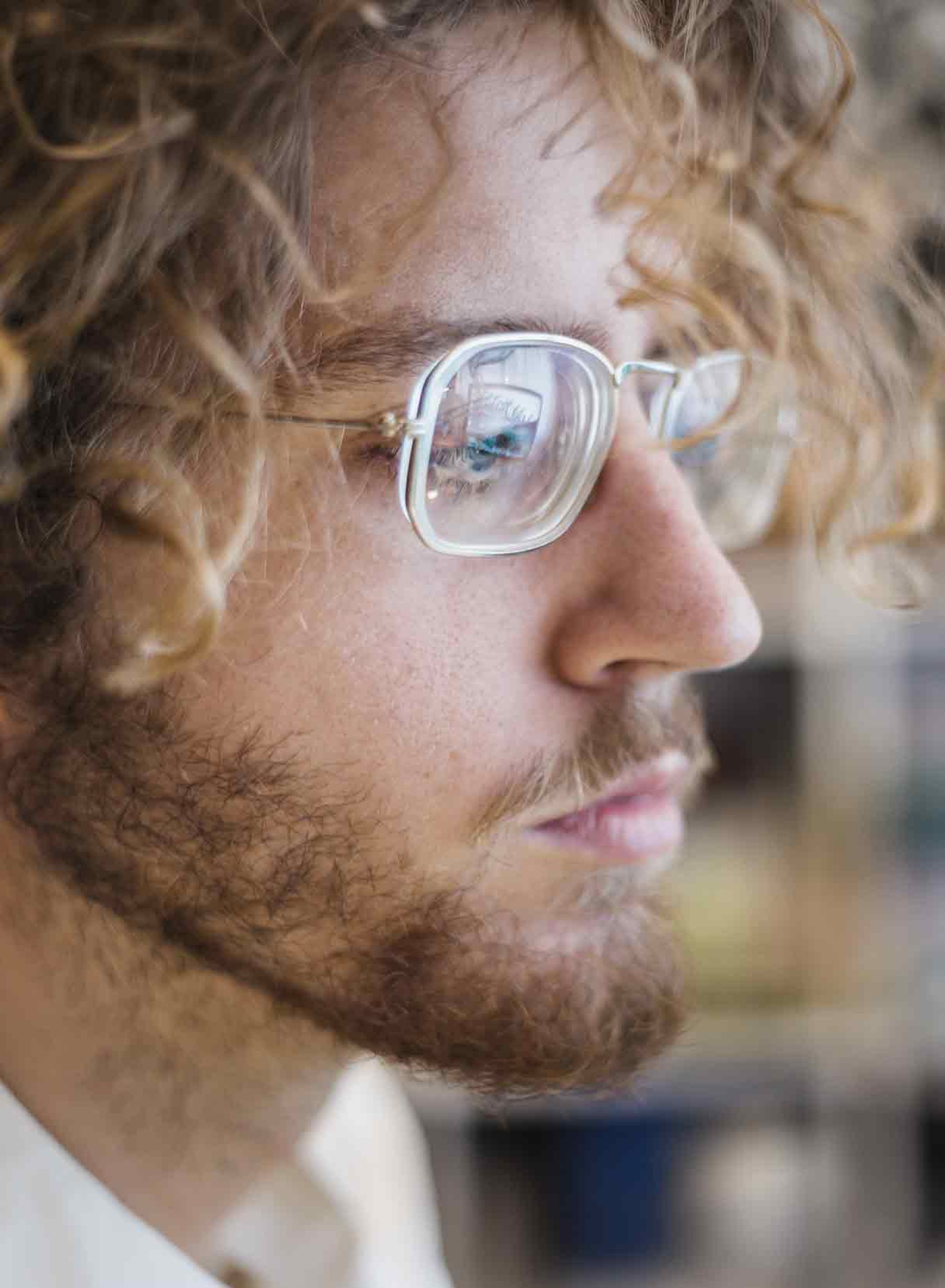 Laser agli occhi prima del rientro: come correggere la miopia e altri difetti visivi a settembre