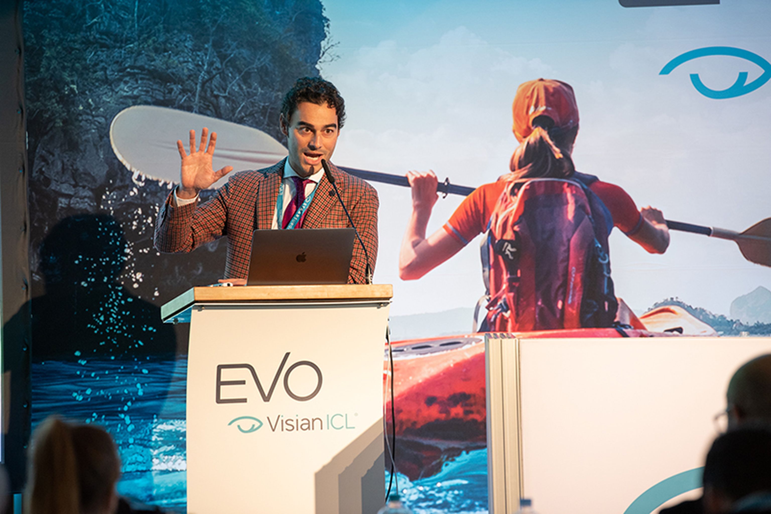 Il Dott. Andrea Russo relatore ad Amburgo sulle ICL