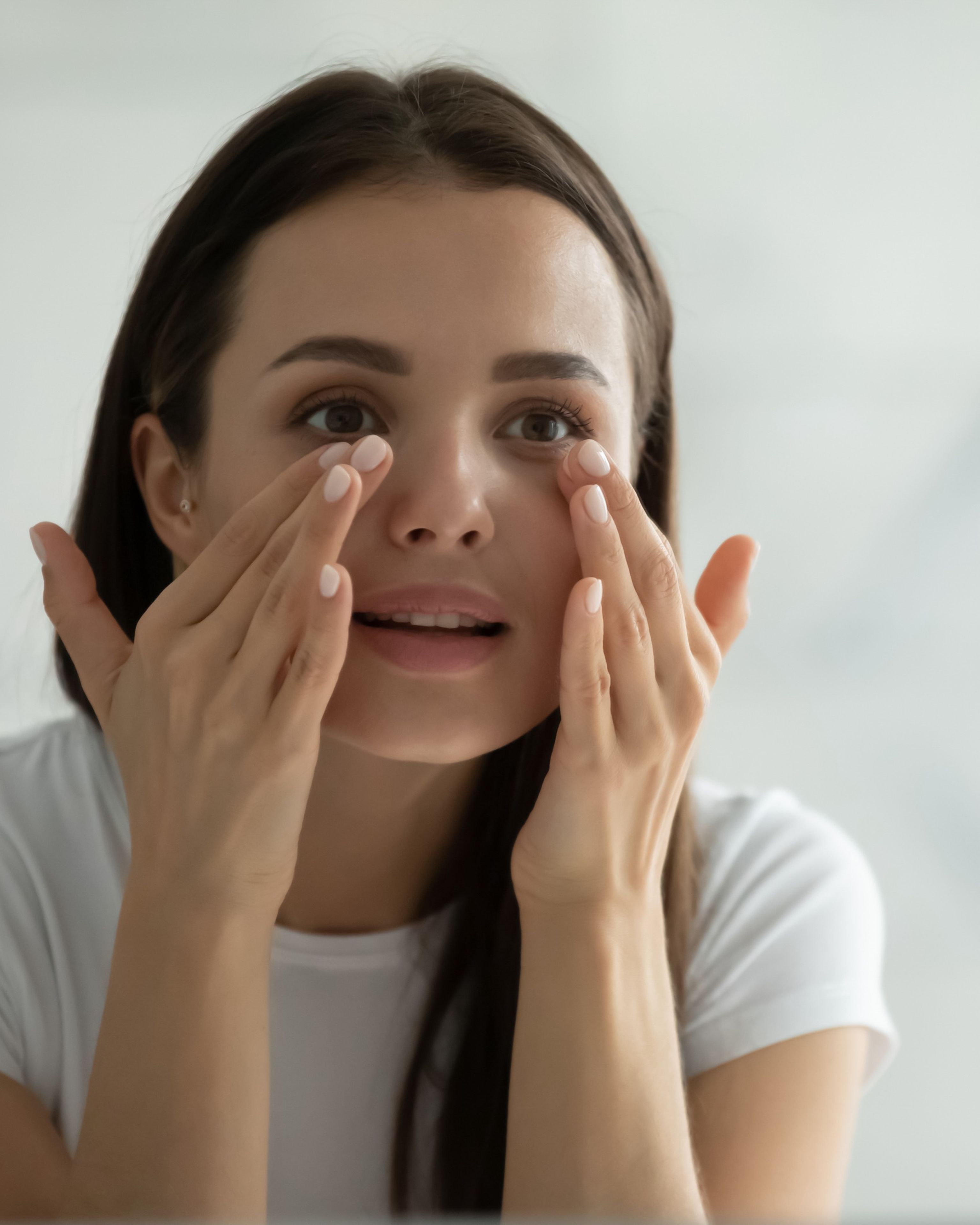 Perché l’occhio secco peggiora in estate?