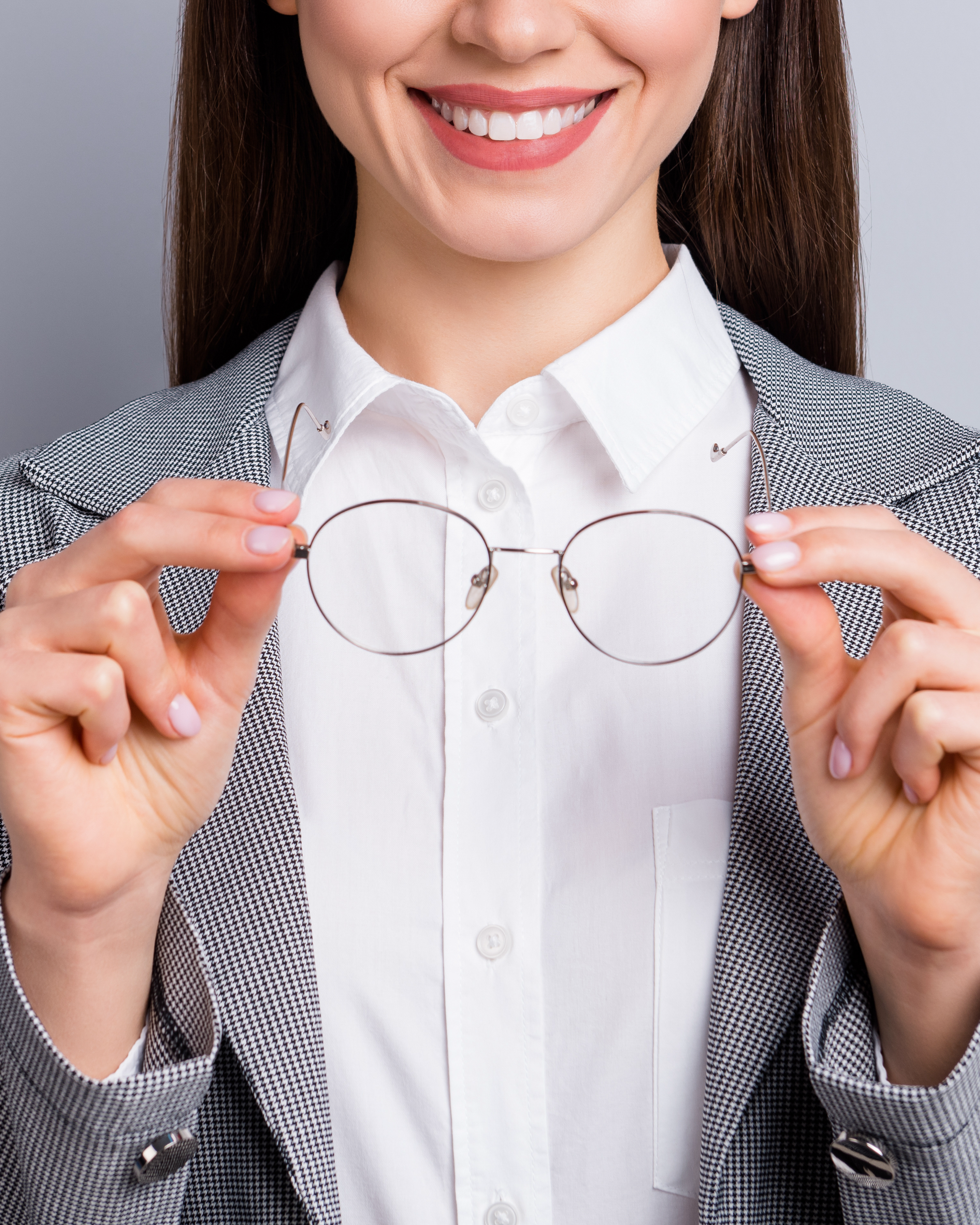 Eliminare definitivamente gli occhiali