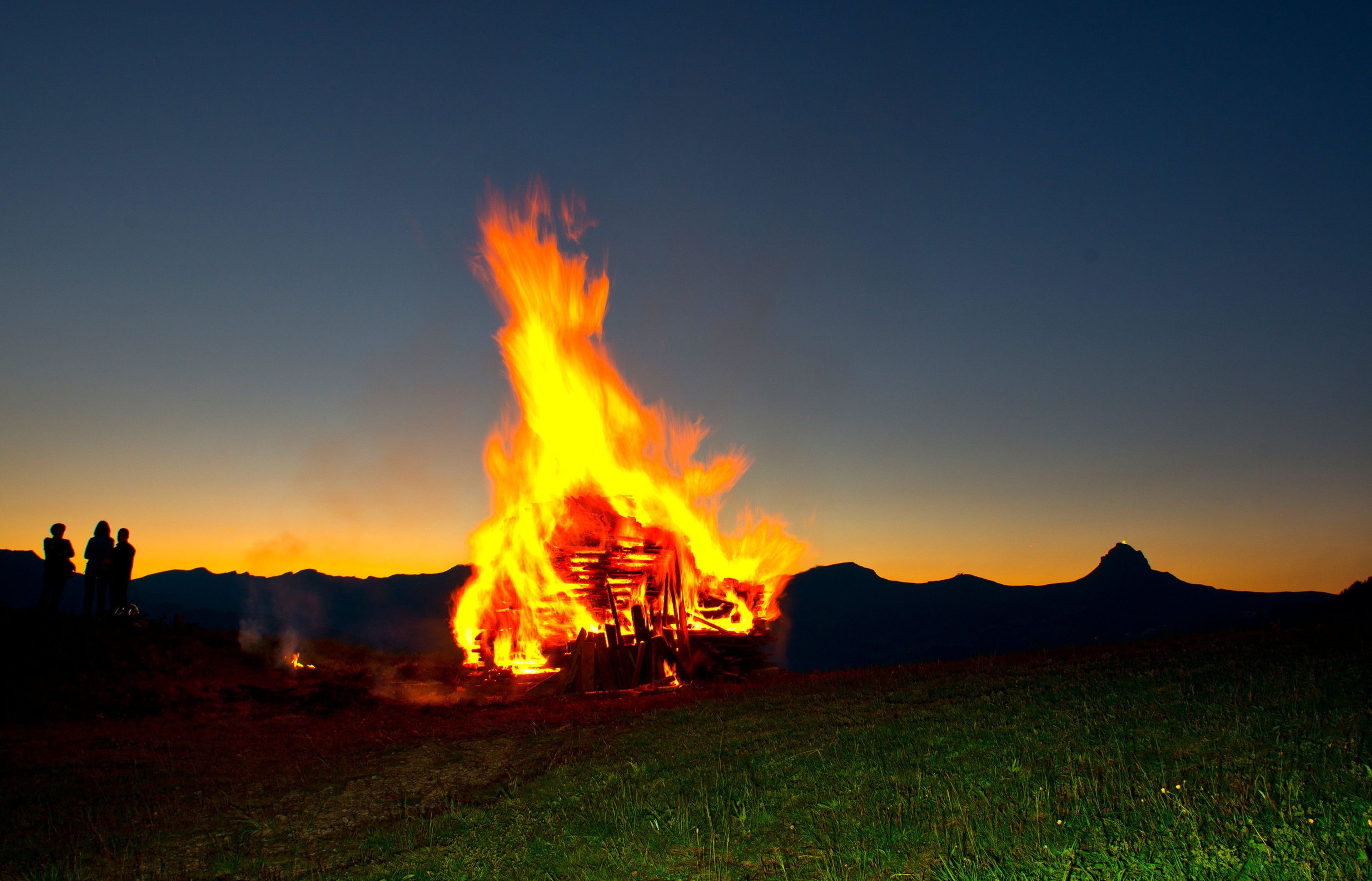 Sonnwendfeuer in Damüls