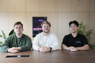 Junioren bei XL2 sitzen am Tisch