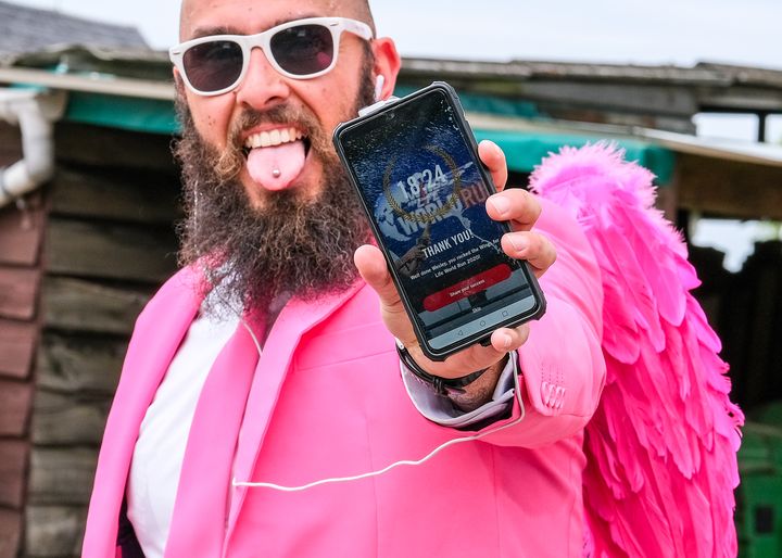 Teaserimage: "A craziness explosion and soooo much happiness."