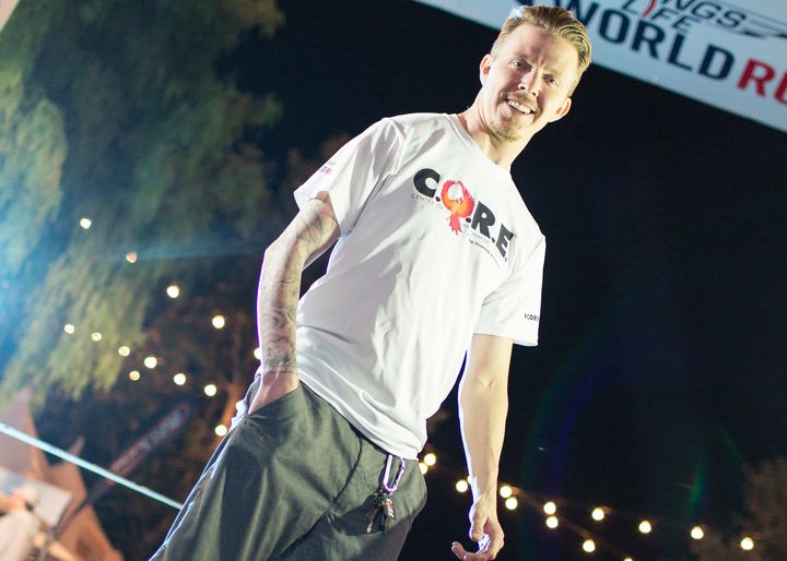 Teaserimage: Aaron Baker: Learning to walk again each day