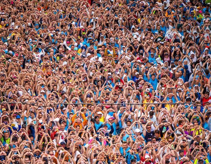 Participants at the Flagship Run Vienna 2025