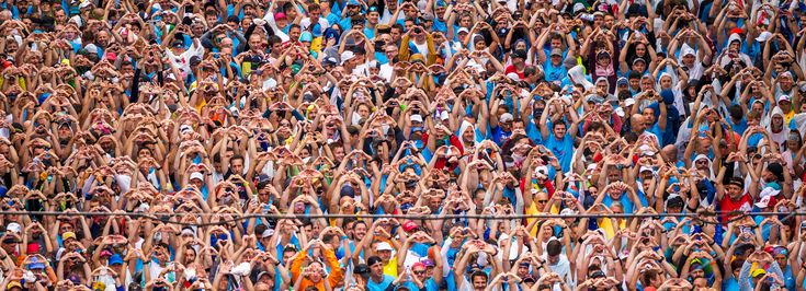 Participants at the Flagship Run Vienna 2025