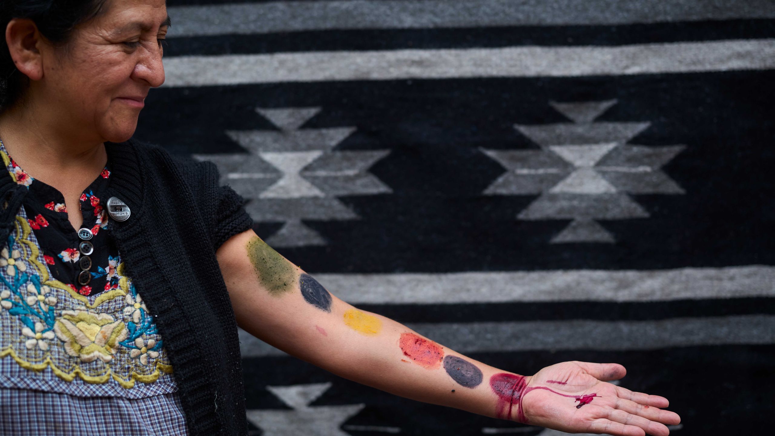 Pastora Guiterrez showing different colors.