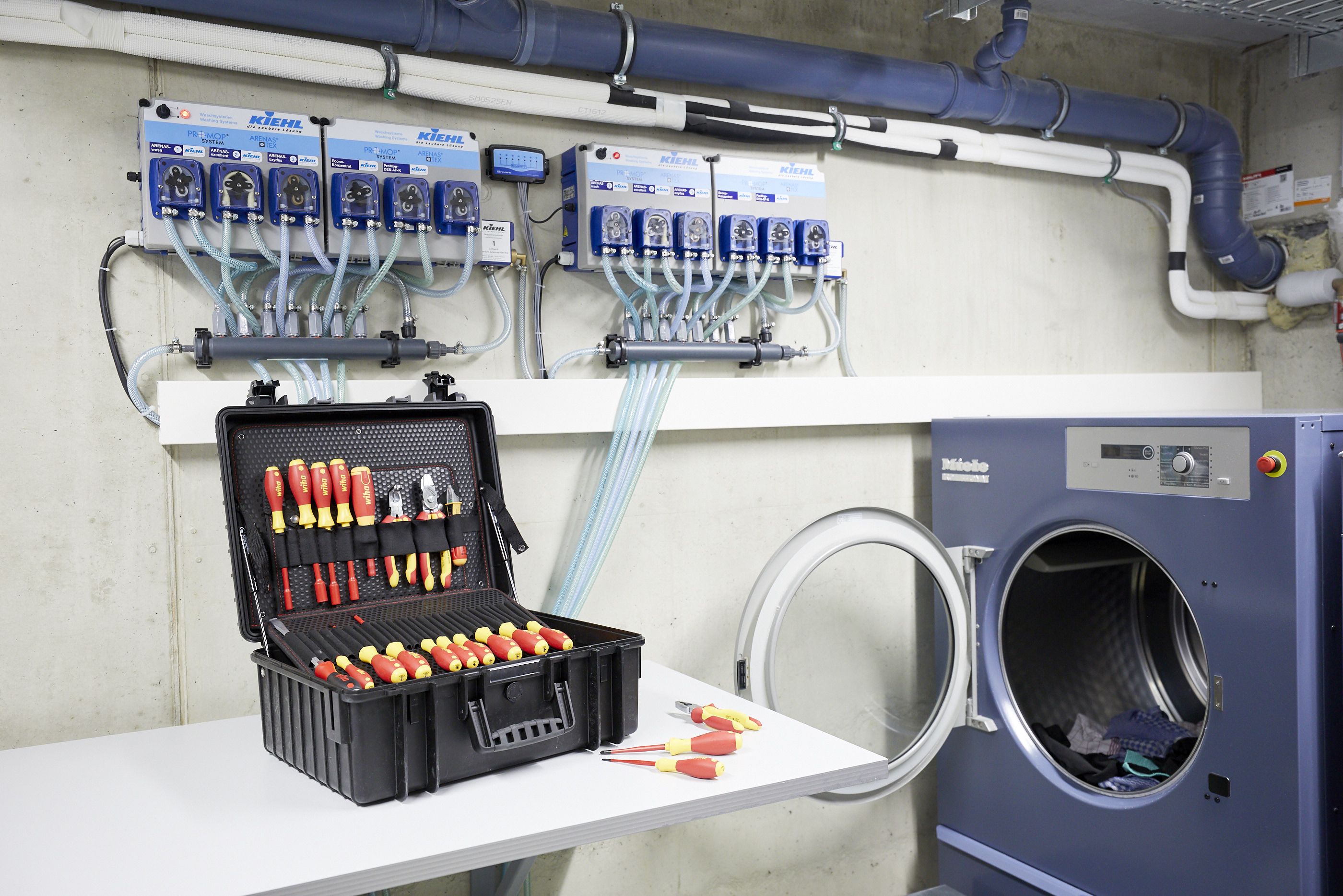 Wiha Werkzeugset 81-teilig Elektriker XL 9 | HBM Machines