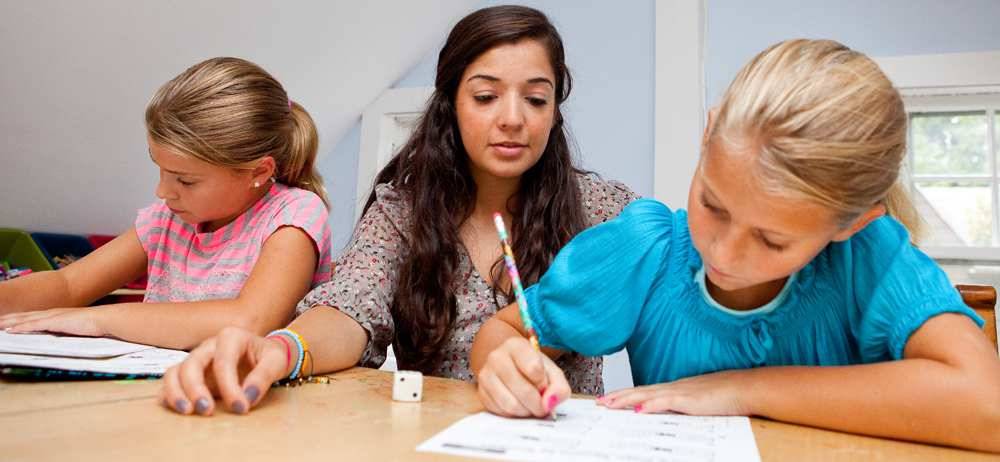 Au pairs share their best tips for helping with remote learning