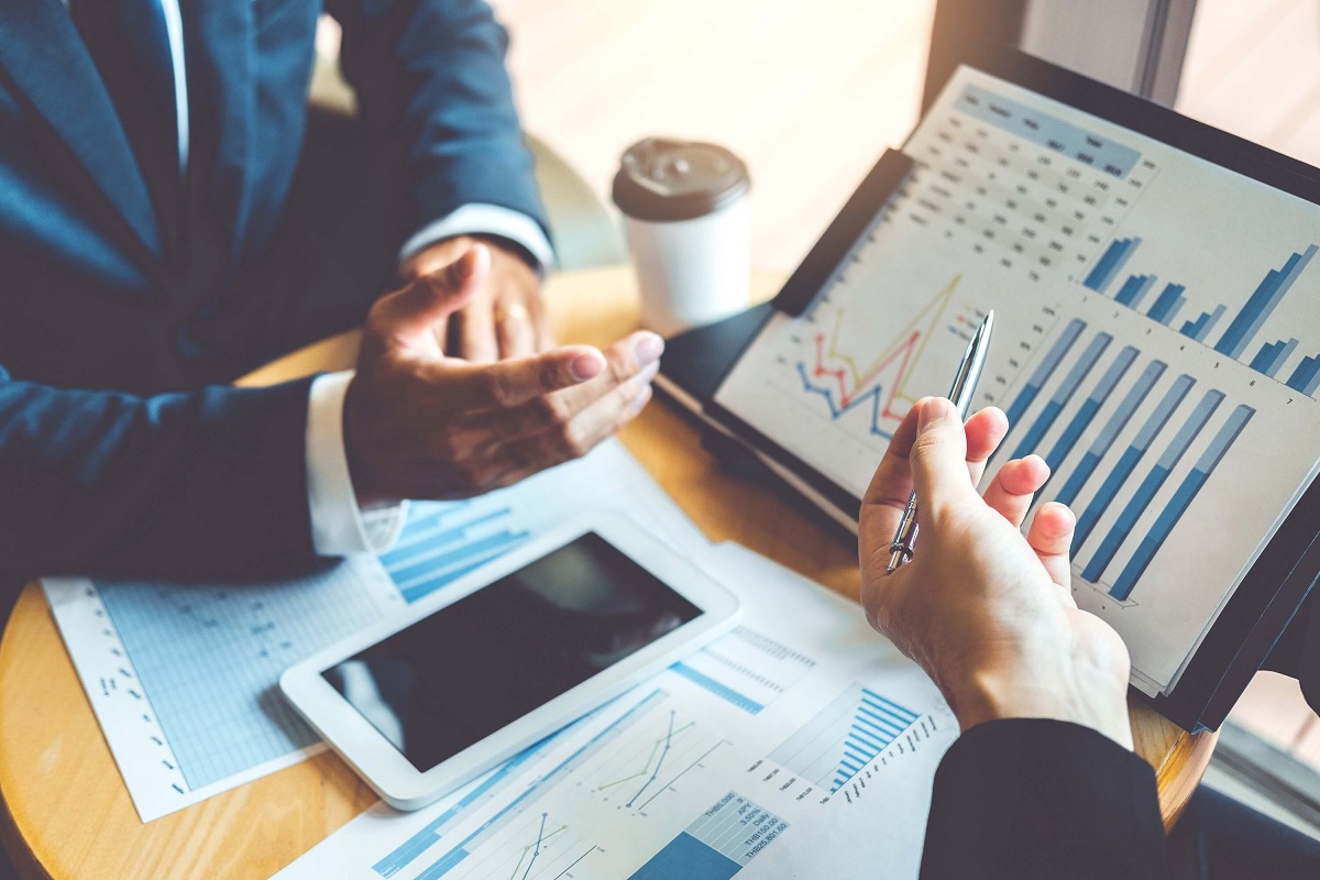 financial adviser vs wealth manager