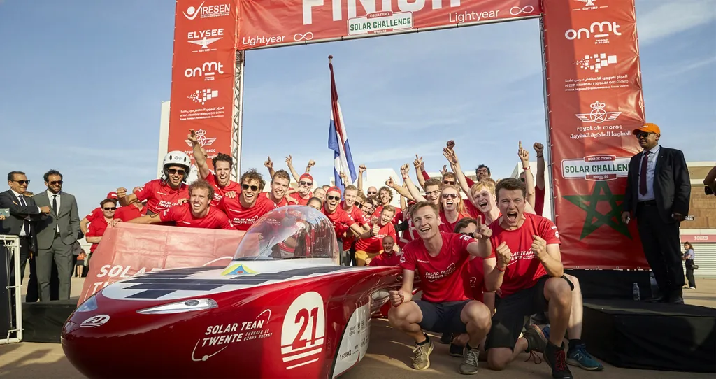 4People op bezoek bij Solar Team Twente 2025