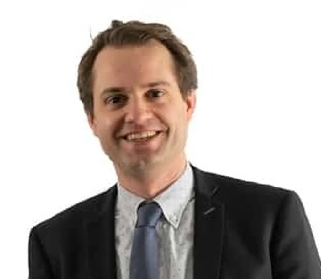 Headshot of Frederik