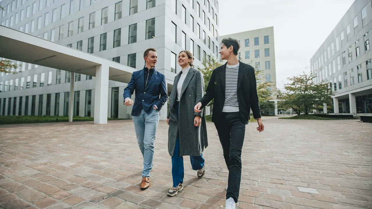https://a.storyblok.com/f/256509/3500x2333/8ef44549c1/pauwels-consulting-internal-jobs141.jpg