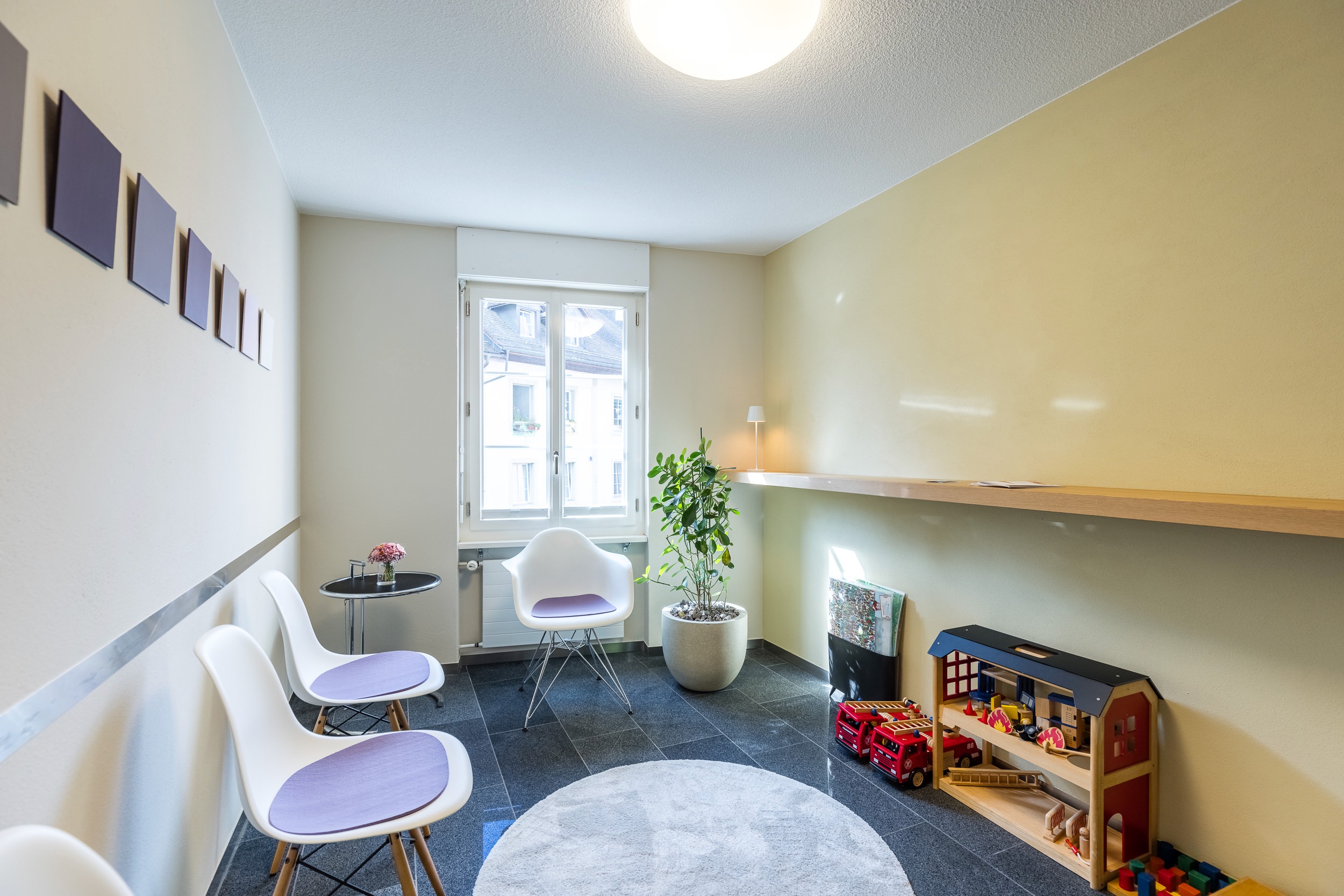 Wartezimmer Farbdesign