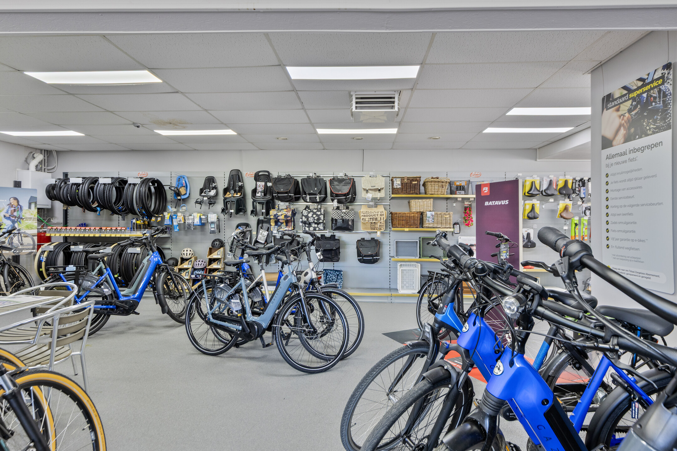 verzameling aan elektrische fietsen,