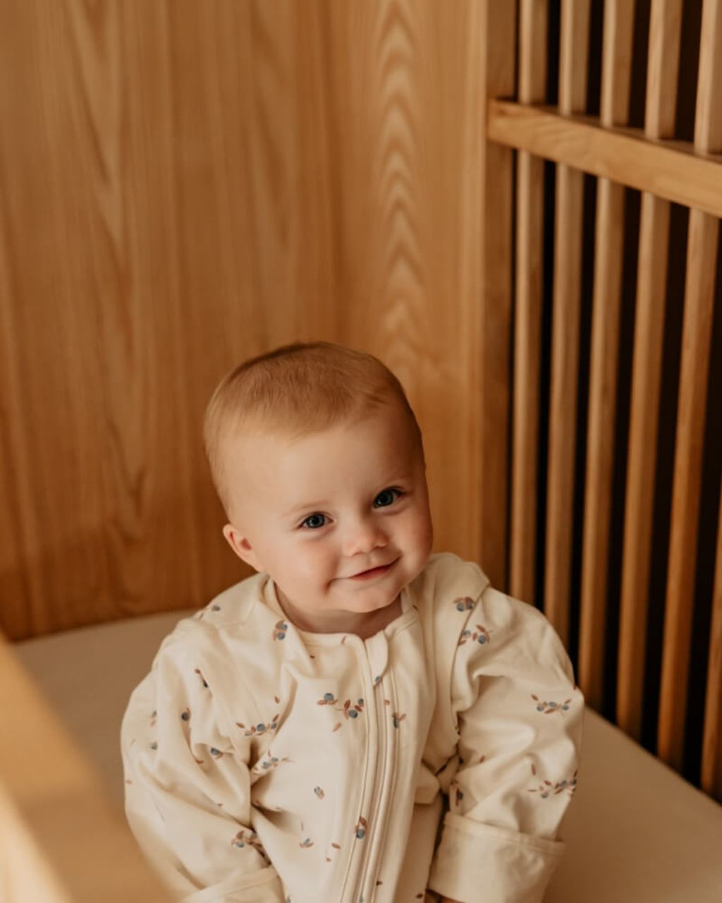 Happy baby in Bag 4 Seasons
