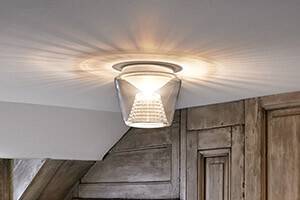 Priedo lubų šviestuvas