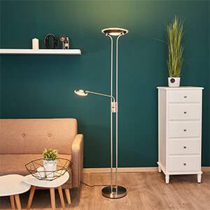 Uplight i taket med integrert leselampe