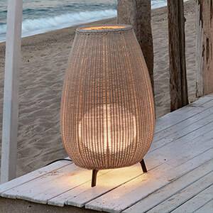 Bover Amphora 01 - lumină de terasă cu aspect de rattan