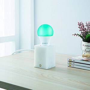 LED-pære RGBW med fjernkontroll, blått lys